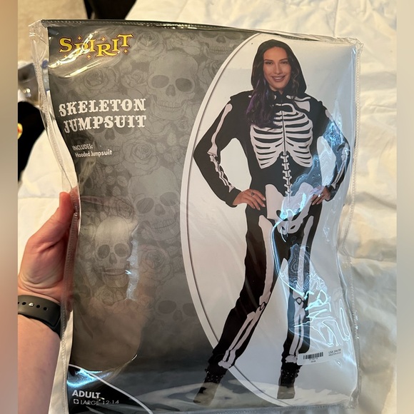 Spirit Halloween Skeleton Costume & Accessories, Halloween - Picture 3 of 16